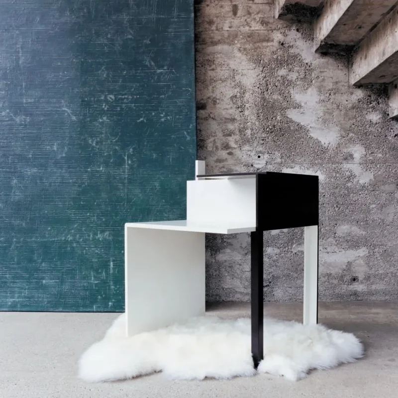 De Stijl Table - ClassiCon w Mesmetric