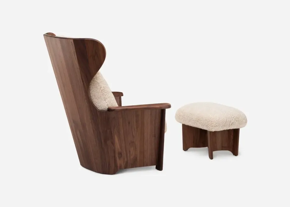 688 Twenty-Five Bergere Chair - De La Espada w Mesmetric
