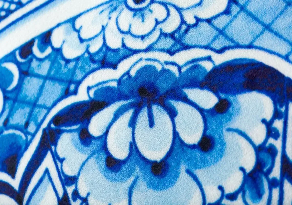Delft Blue Plate – Moooi Carpets at Mesmetric