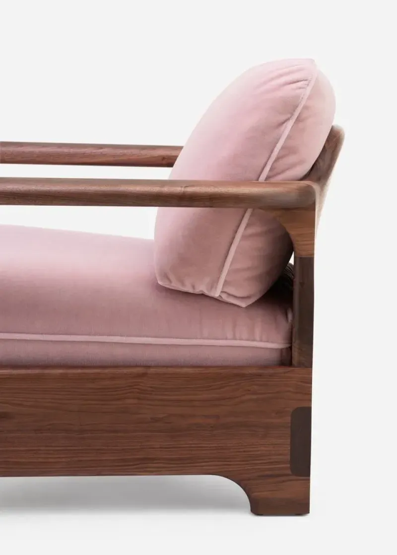 690S Twenty-Five Lounge Armchair - De La Espada w Mesmetric