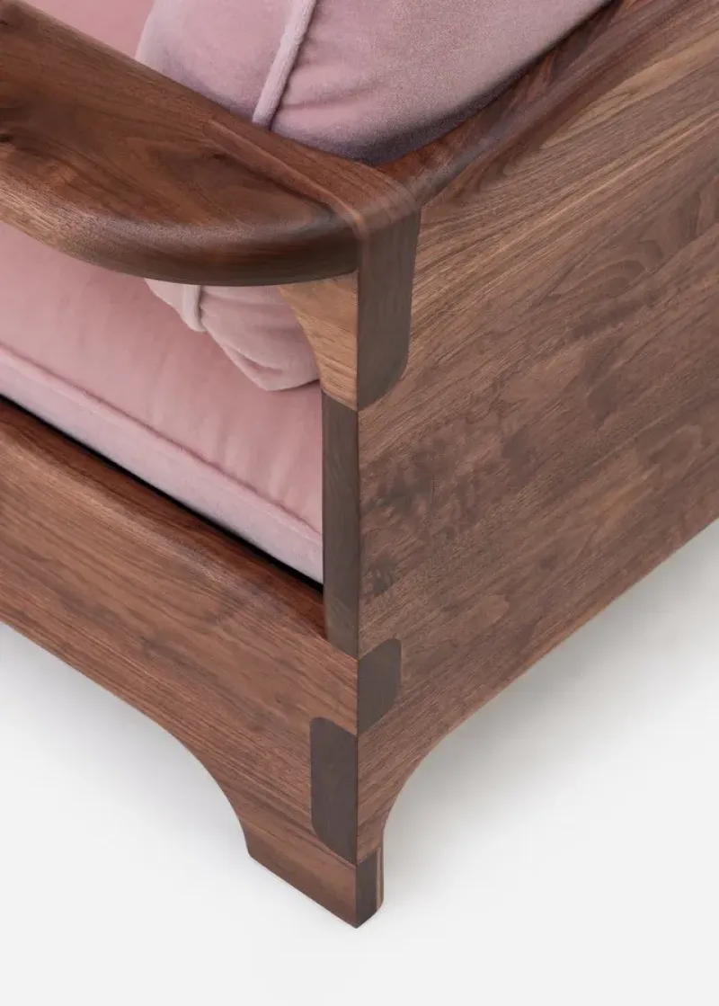 690S Twenty-Five Lounge Armchair - De La Espada w Mesmetric