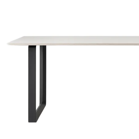 70/70 - Muuto w Mesmetric