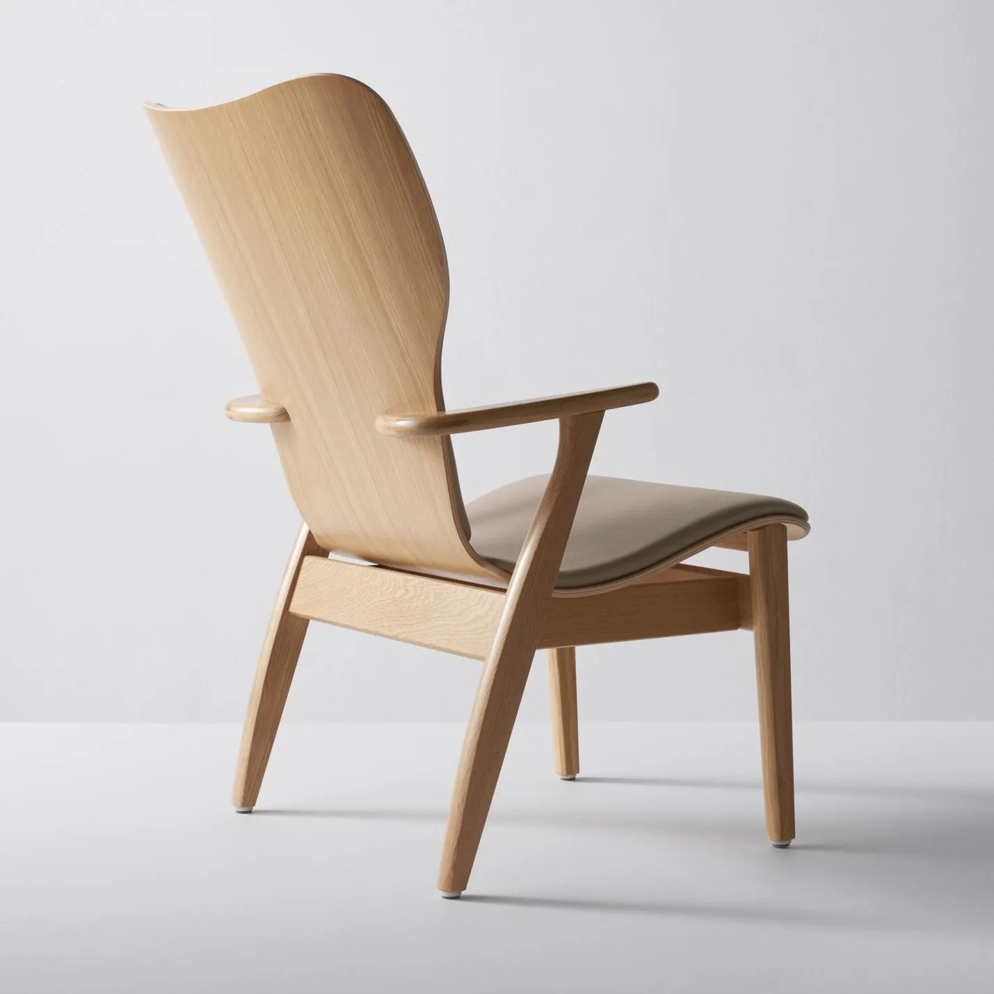 Domus lounge chair – Artek at Mesmetric