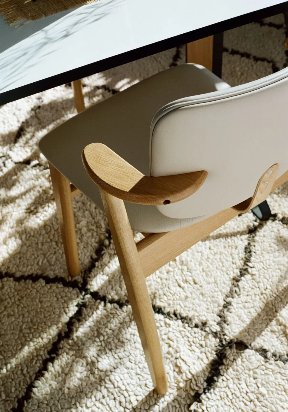 Domus chair - Artek w Mesmetric