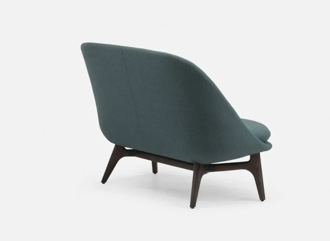 750L Solo Sofa – De La Espada at Mesmetric