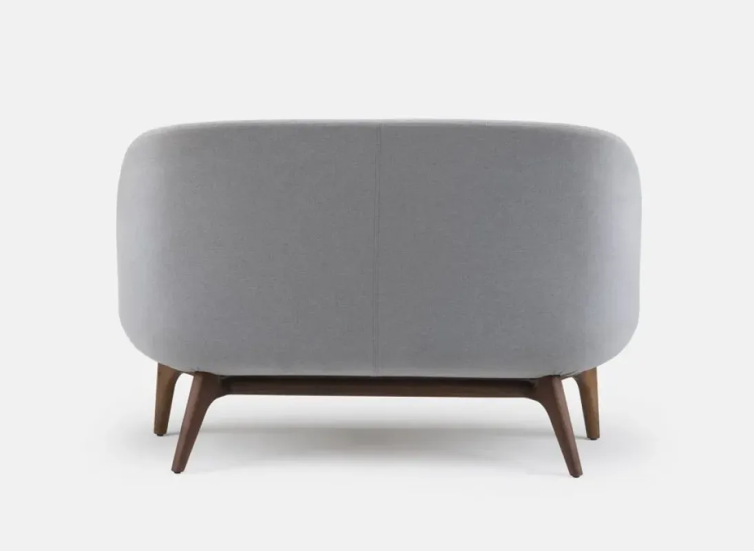 750L Solo Sofa – De La Espada at Mesmetric