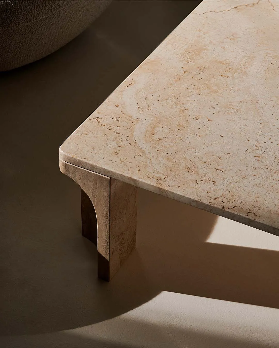 Doric – Gubi.dk at Mesmetric