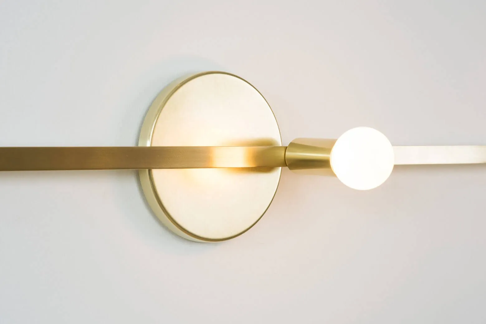 Dot Line Wall - Lambert&Fils w Mesmetric