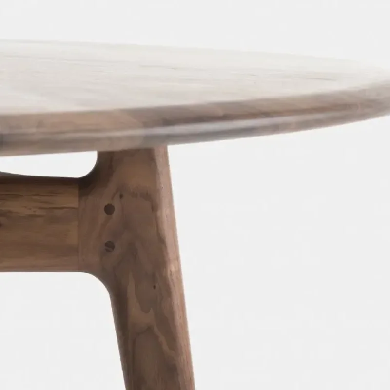 752R Solo Round Table – De La Espada at Mesmetric