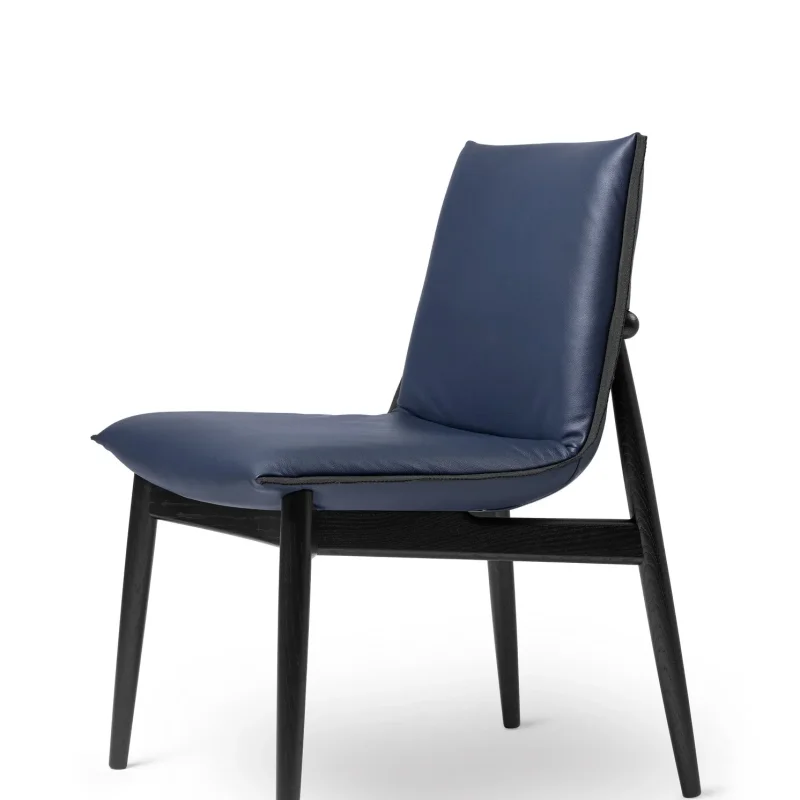 E004 Embrace Chair - Carl Hansen w Mesmetric