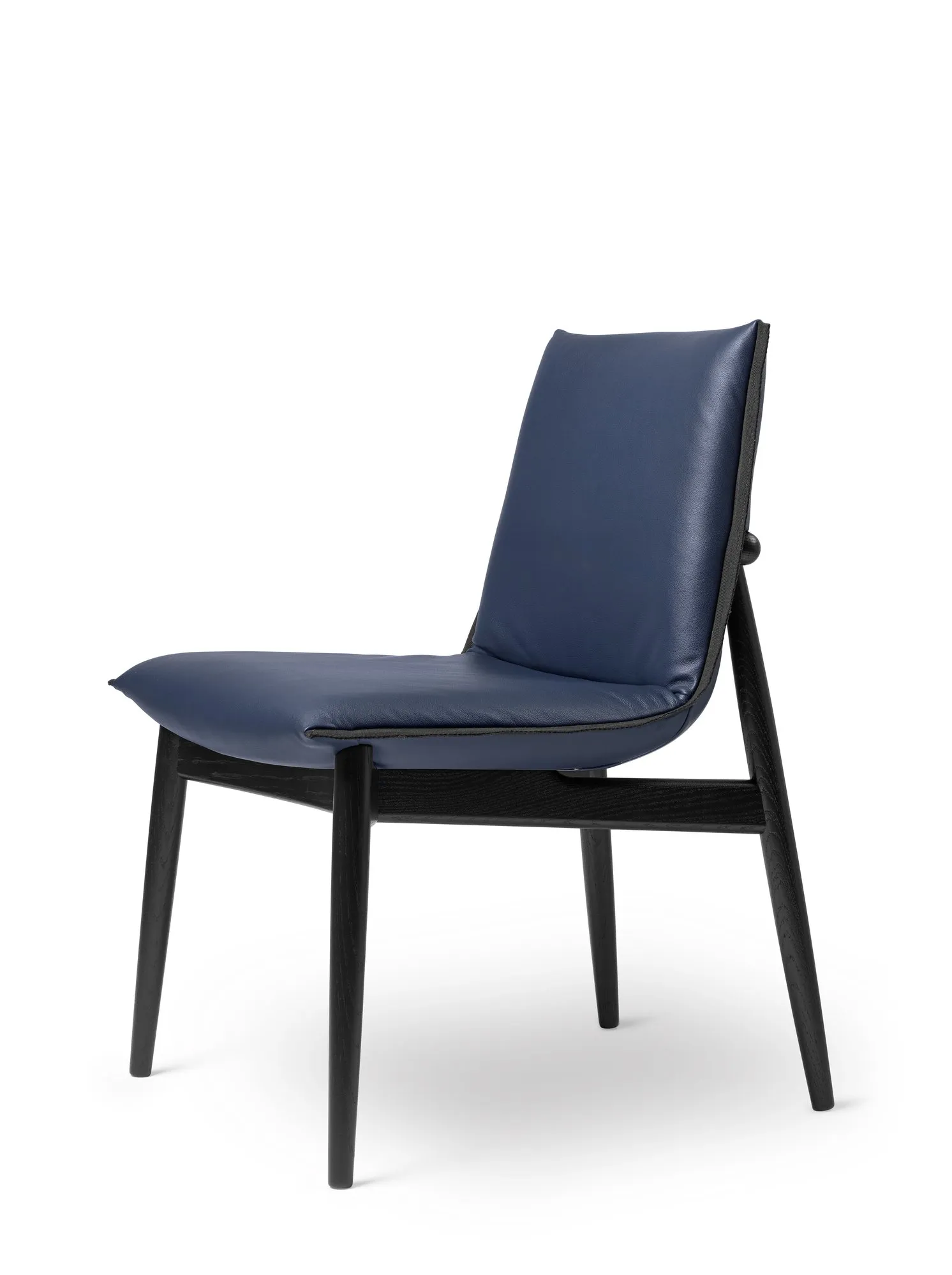 E004 Embrace Chair - Carl Hansen w Mesmetric
