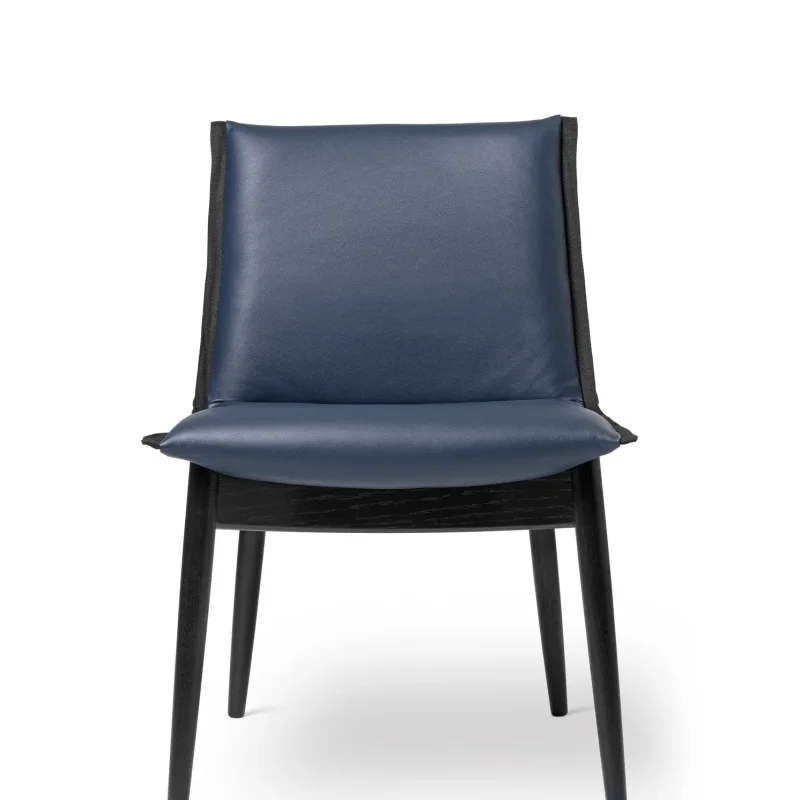E004 Embrace Chair - Carl Hansen w Mesmetric