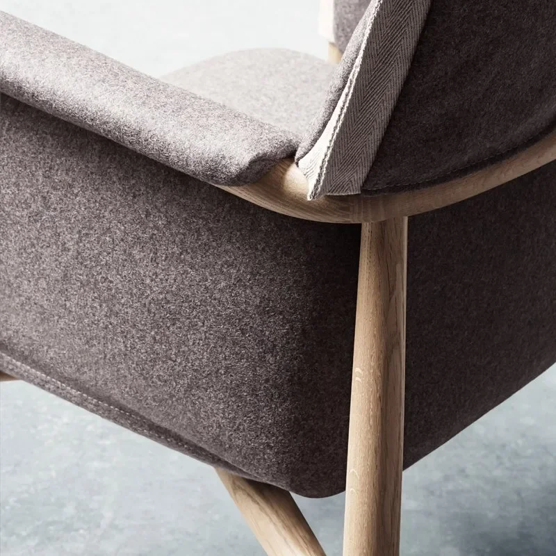 E005 Embrace Chair - Carl Hansen w Mesmetric