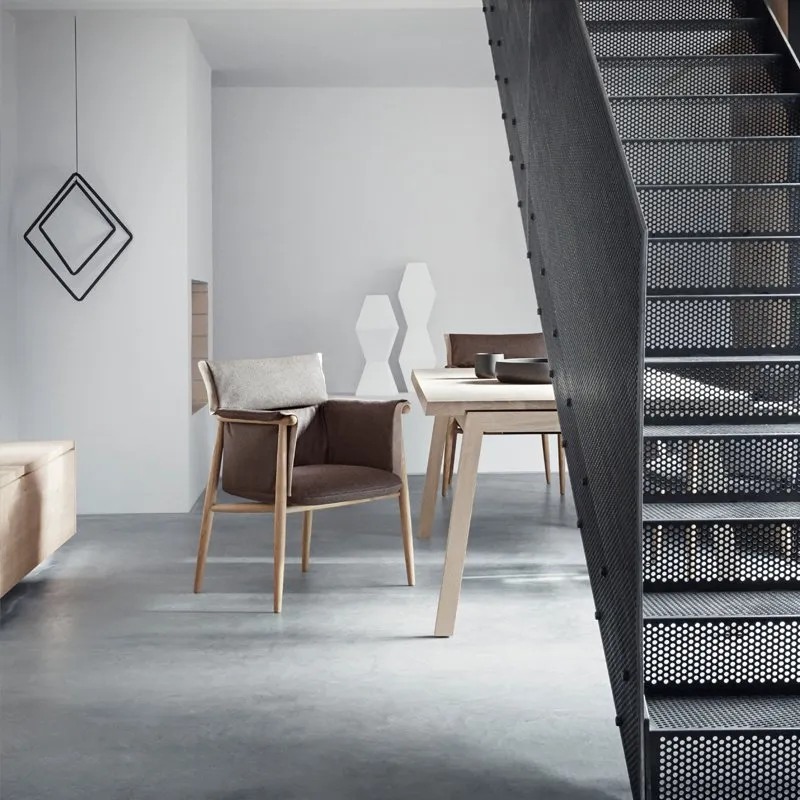 E005 Embrace Chair - Carl Hansen w Mesmetric