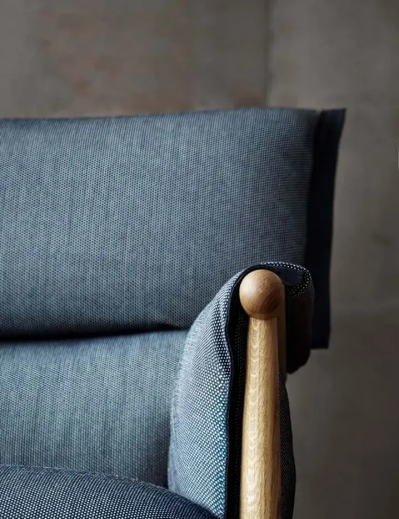 E015 Embrace Lounge - Carl Hansen w Mesmetric