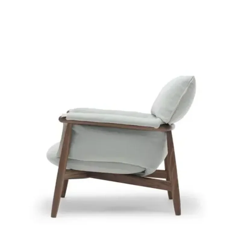 E015 Embrace Lounge - Carl Hansen w Mesmetric