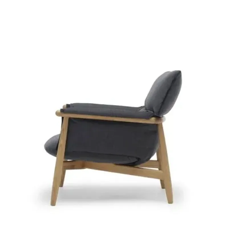 E015 Embrace Lounge - Carl Hansen w Mesmetric