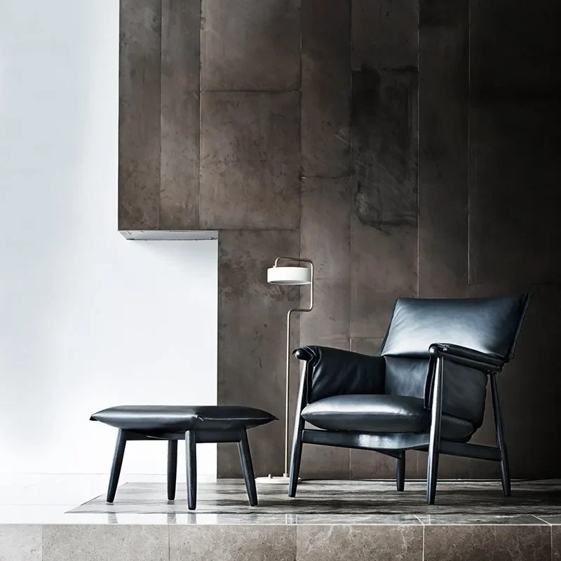 E016 Embrace footstool