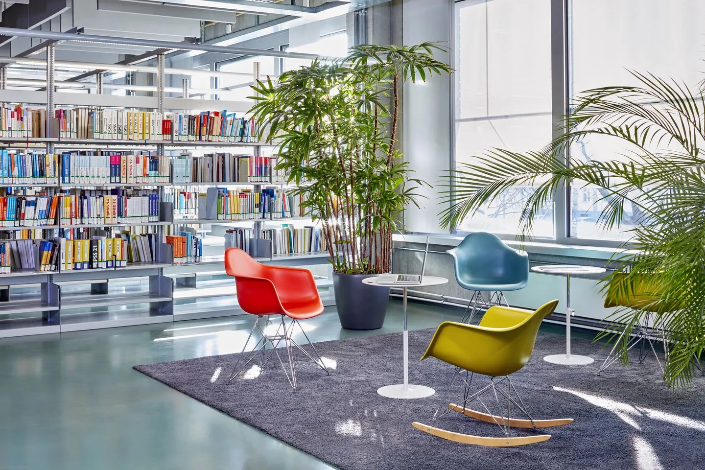Eames Plastic DAR RE - Vitra w Mesmetric