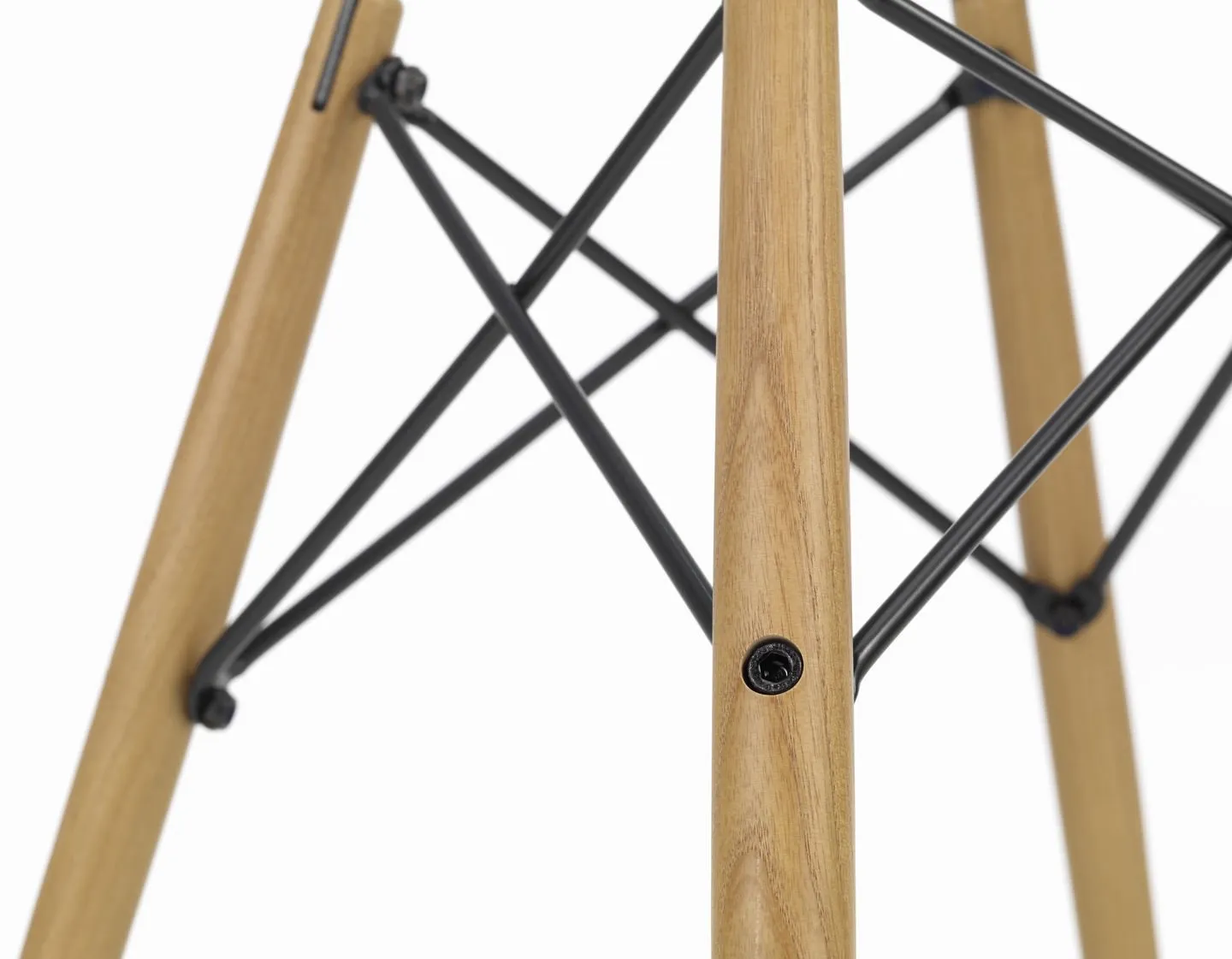 Eames Plastic RE DAW - Vitra w Mesmetric