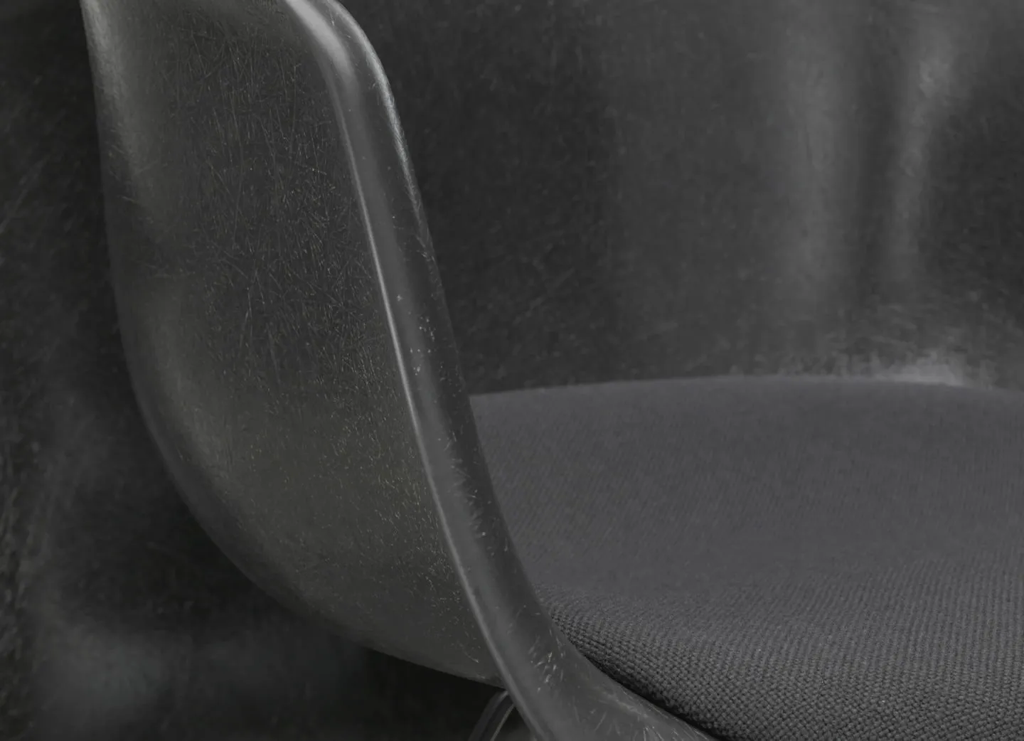 Eames Fiberglass DAR Upholstred seat – Vitra at Mesmetric