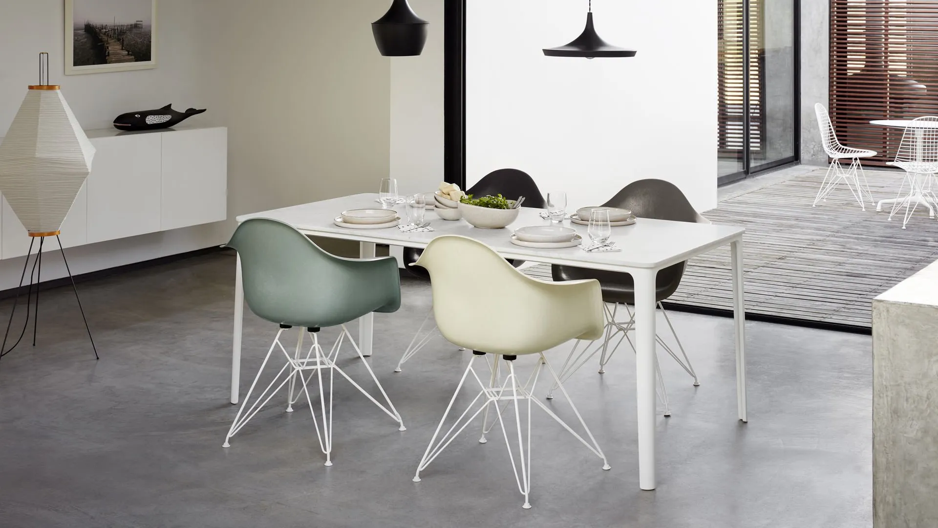 Eames Fiberglass DAR - Vitra w Mesmetric