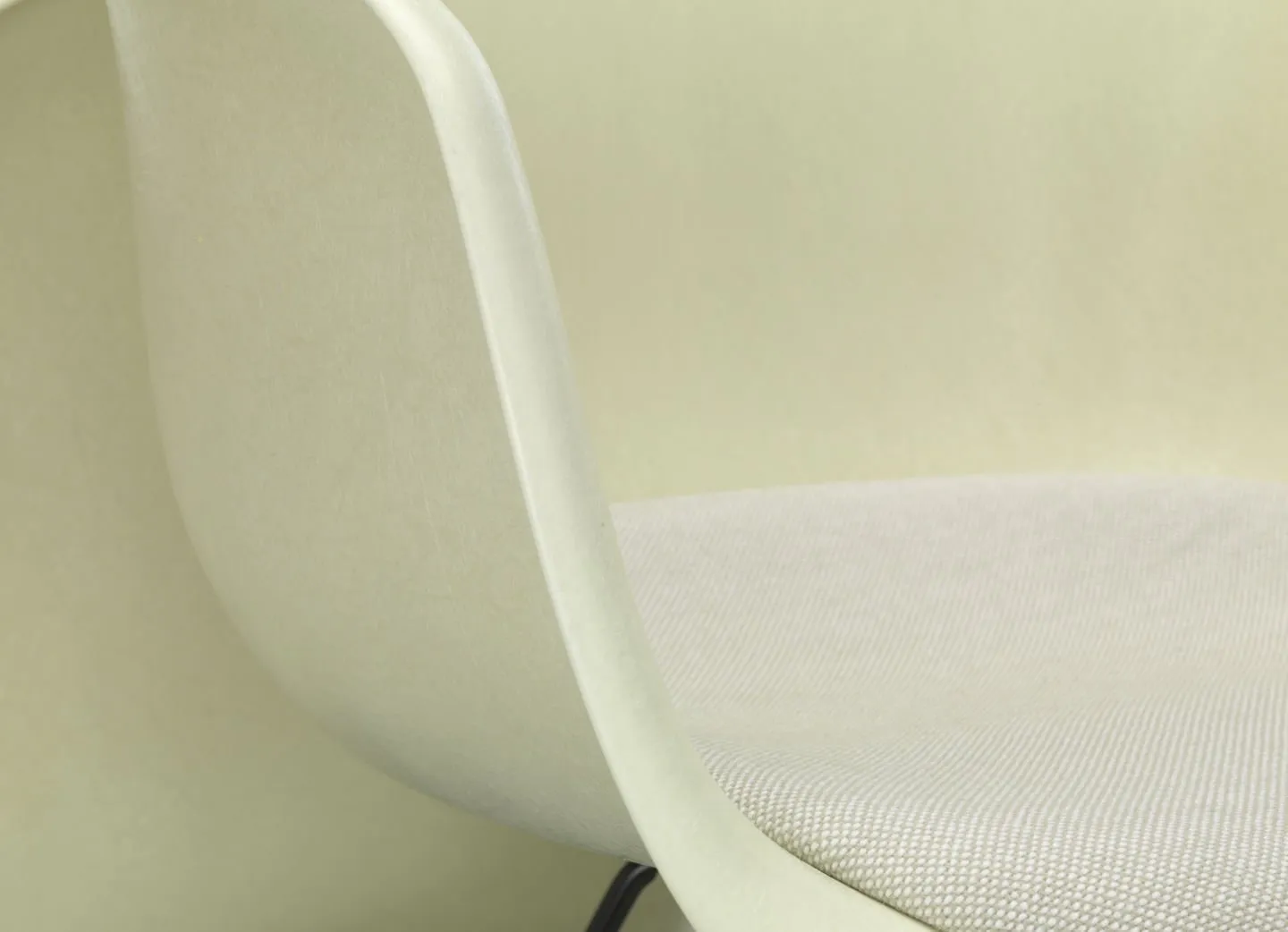 Eames Fiberglass DAR Upholstred seat – Vitra at Mesmetric