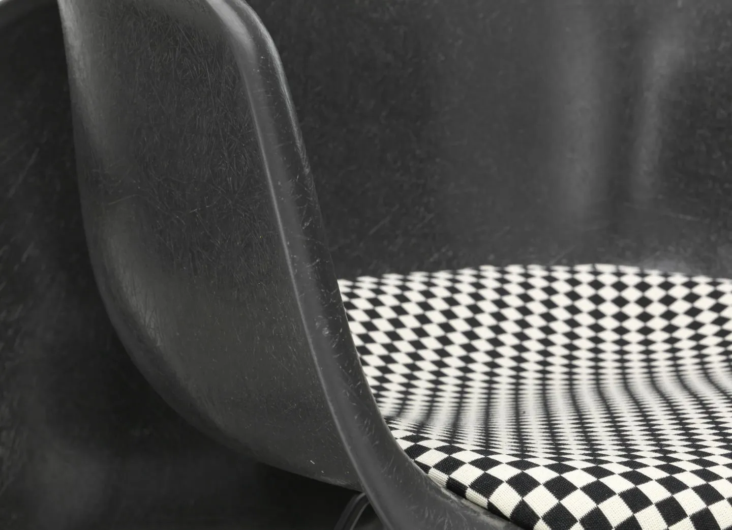 Eames Fiberglass DAR Upholstred seat – Vitra at Mesmetric