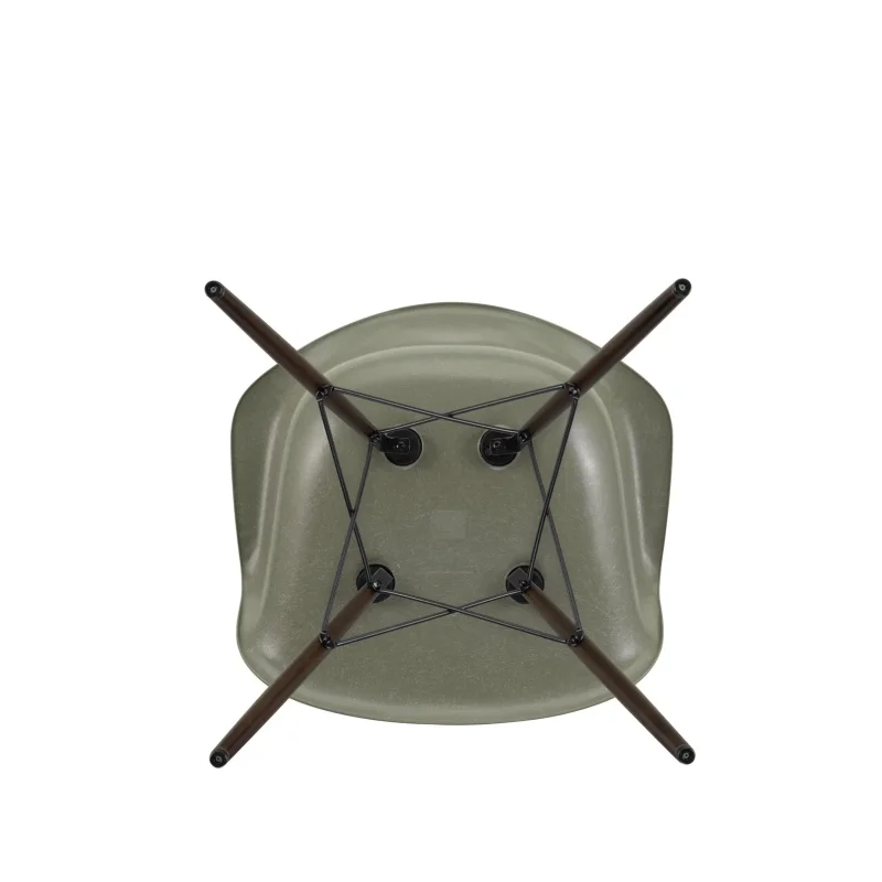 Eames Fiberglass DAW - Vitra w Mesmetric