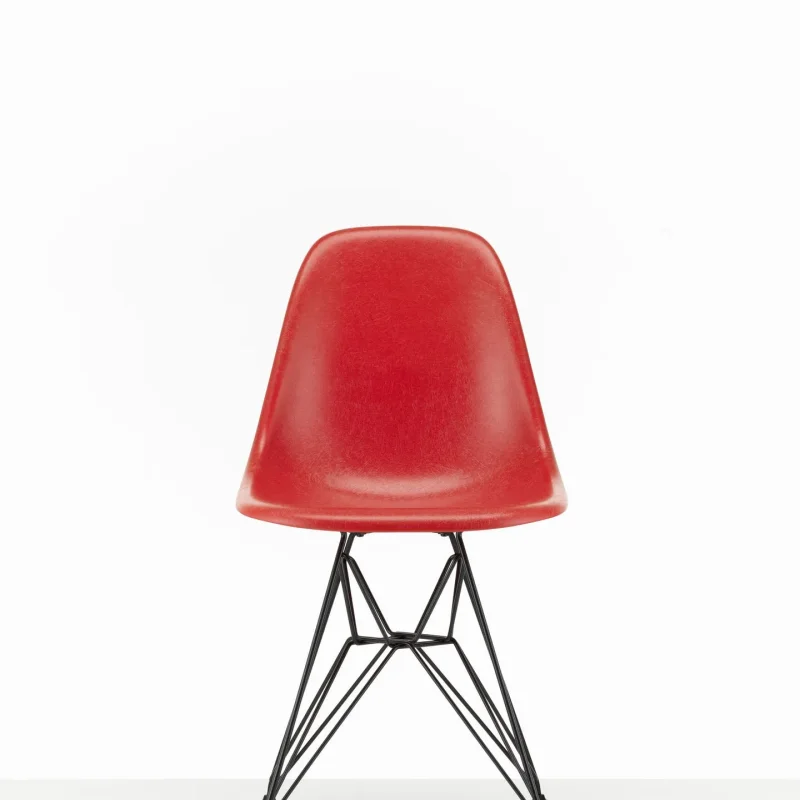 Eames Fiberglass DSR - Vitra w Mesmetric