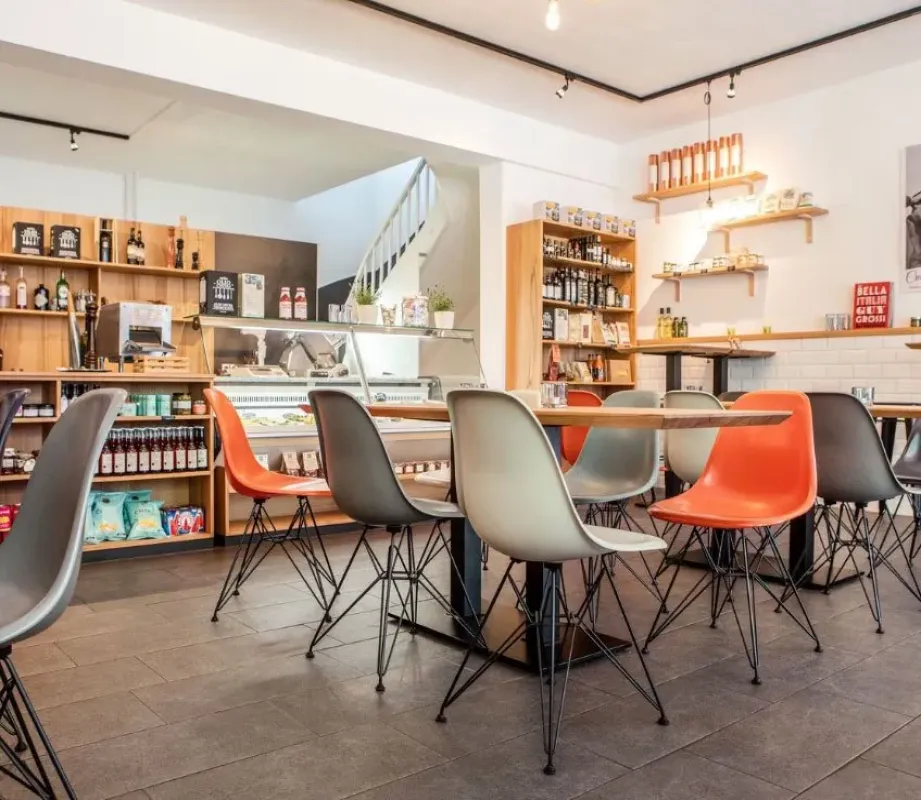 Eames Fiberglass DSR - Vitra w Mesmetric
