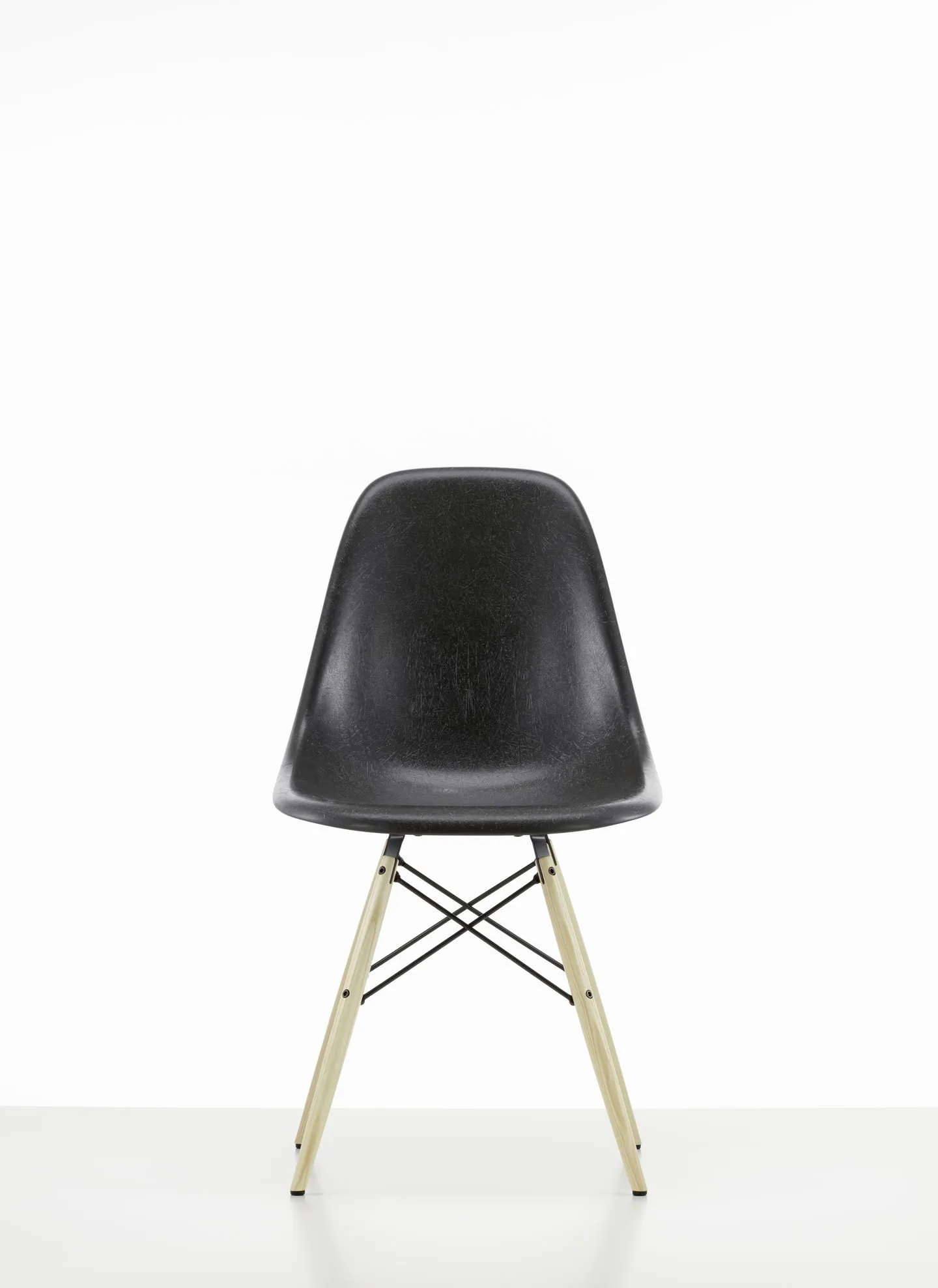 Eames Fiberglass DSW