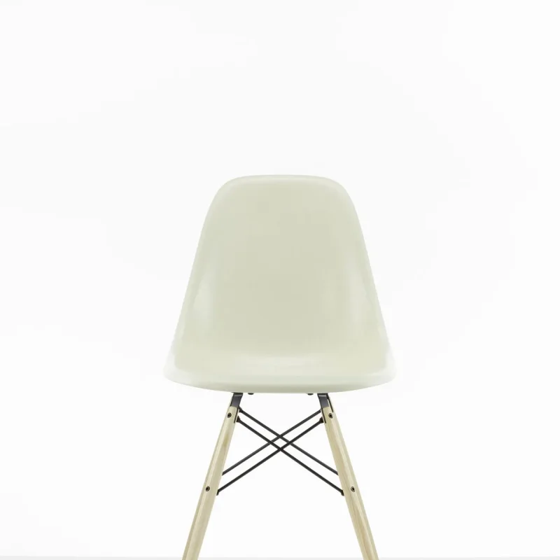 Eames Fiberglass DSW