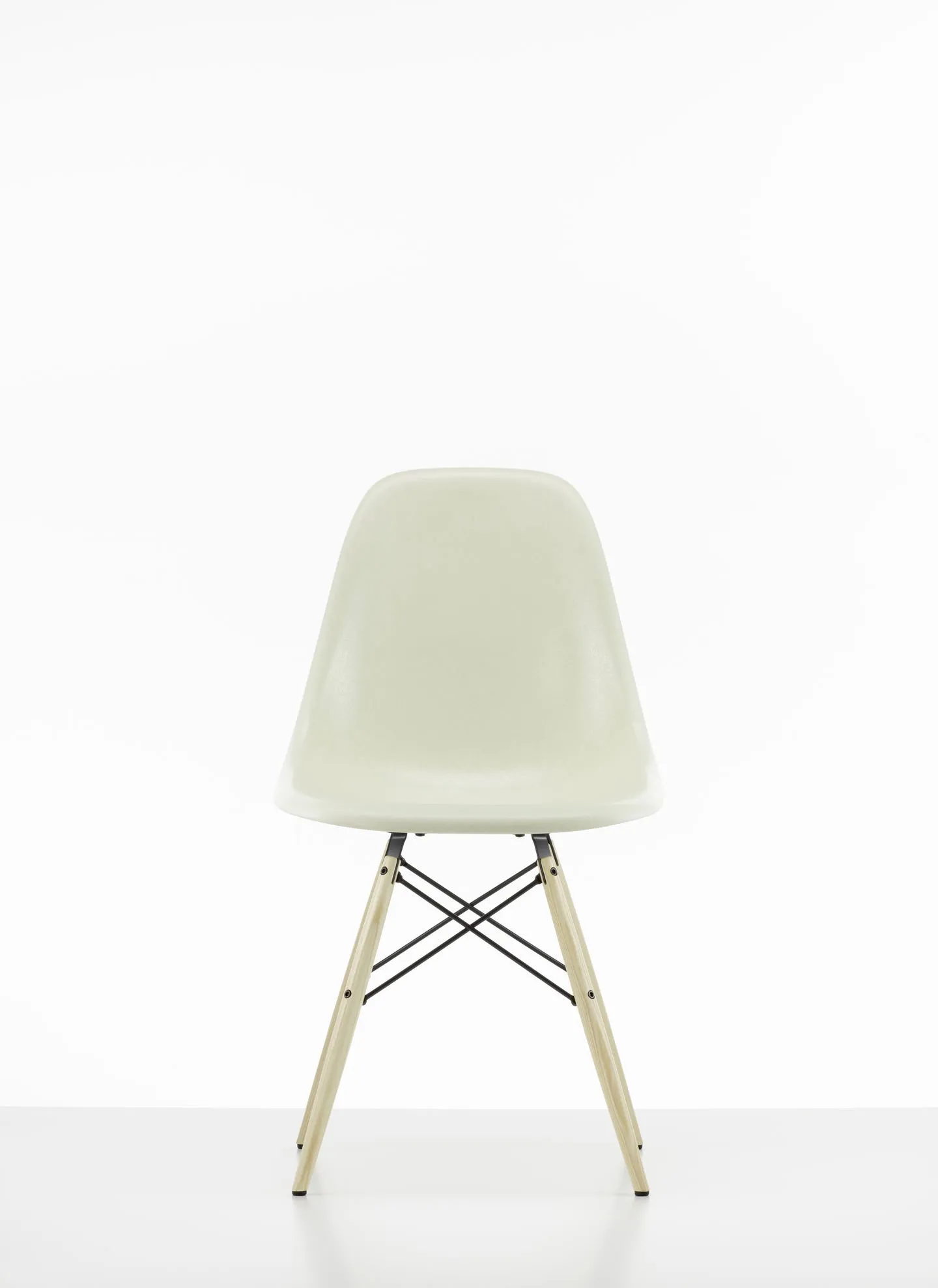 Eames Fiberglass DSW