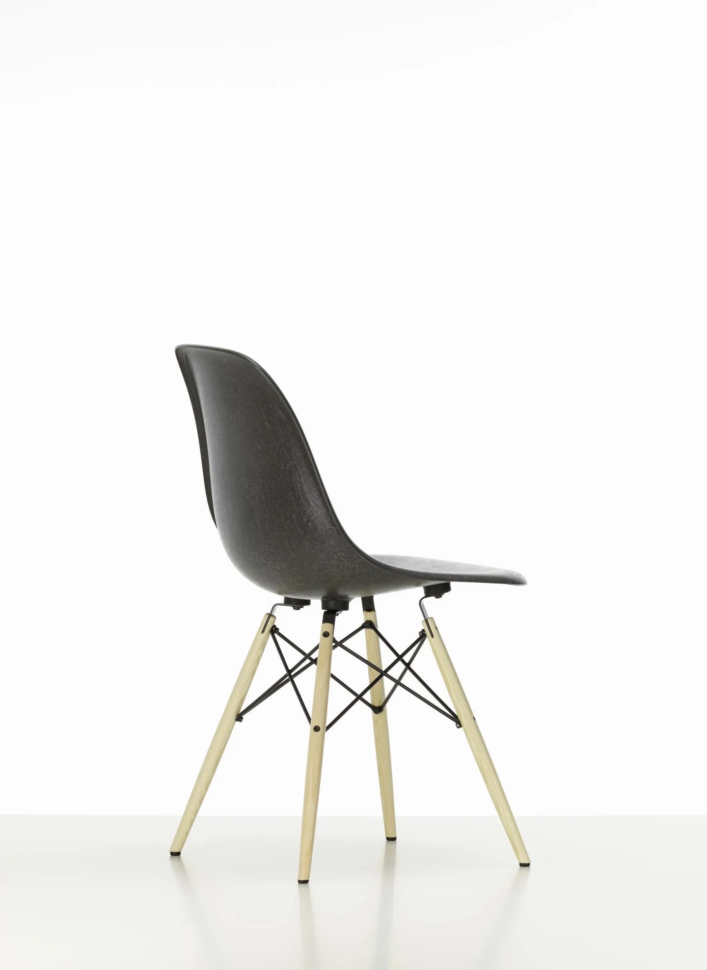 Eames Fiberglass DSW