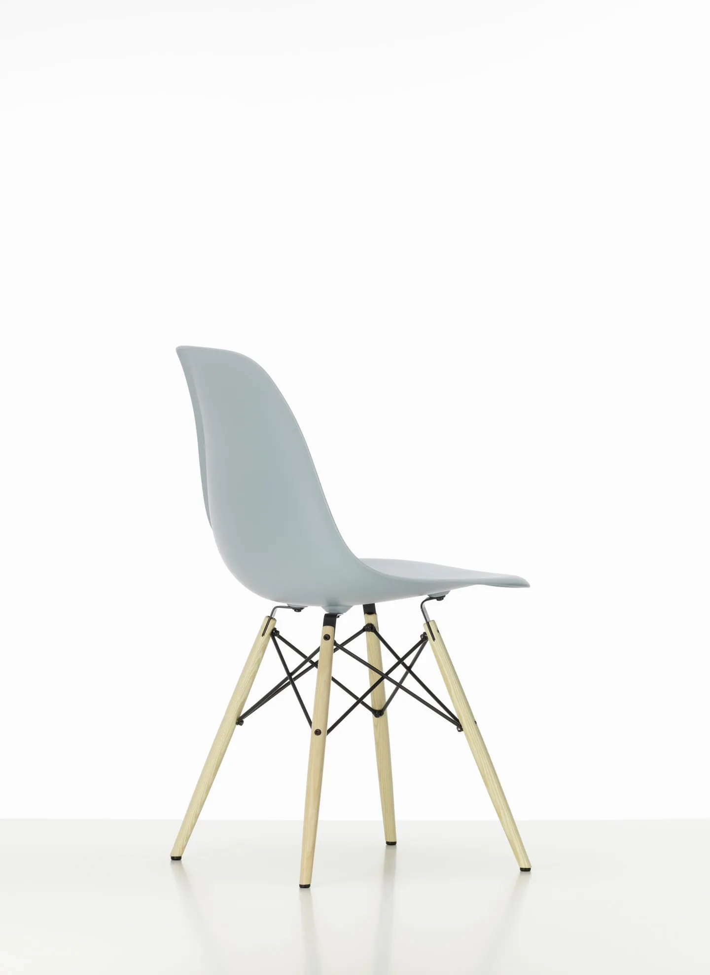 Eames Fiberglass DSW
