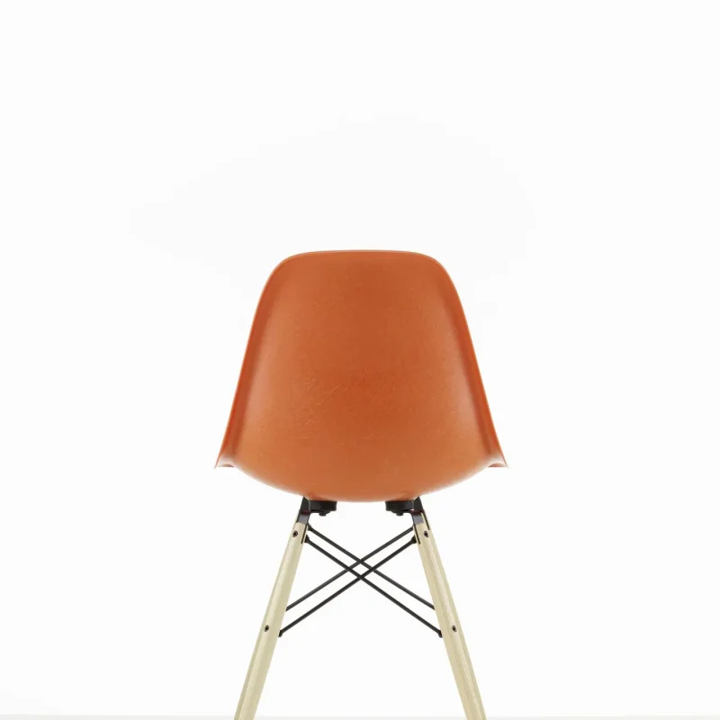Eames Fiberglass DSW