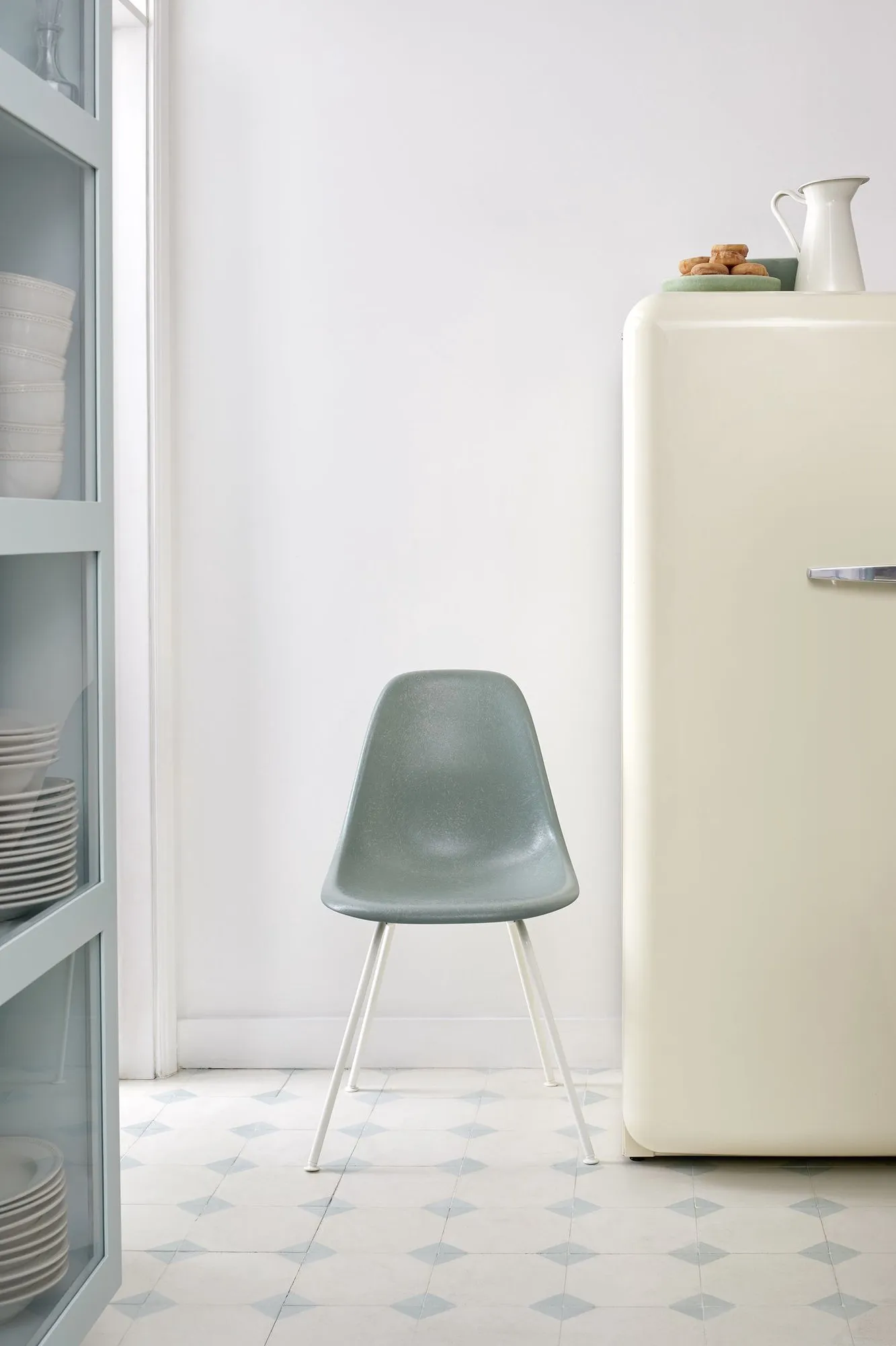 Eames Fiberglass DSX