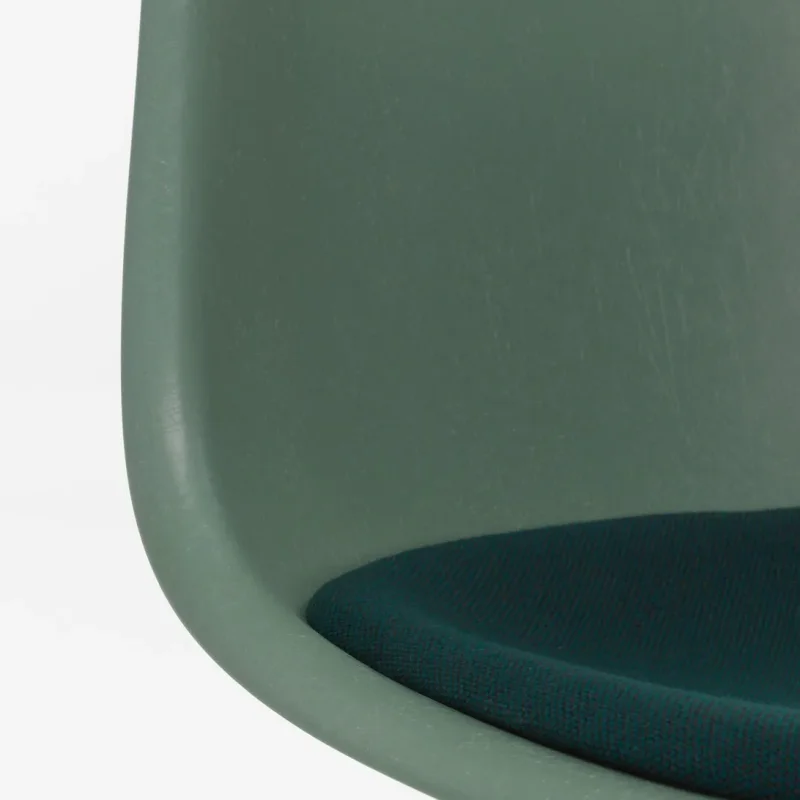 Eames Fiberglass DSX with cushion