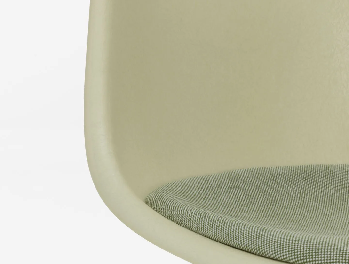 Eames Fiberglass DSX with cushion