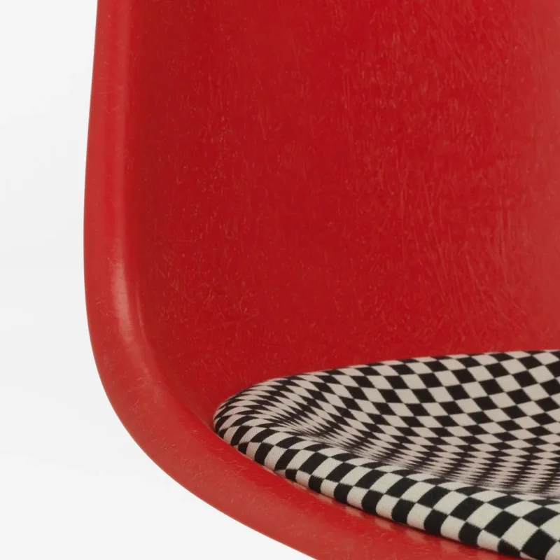 Eames Fiberglass DSX with cushion
