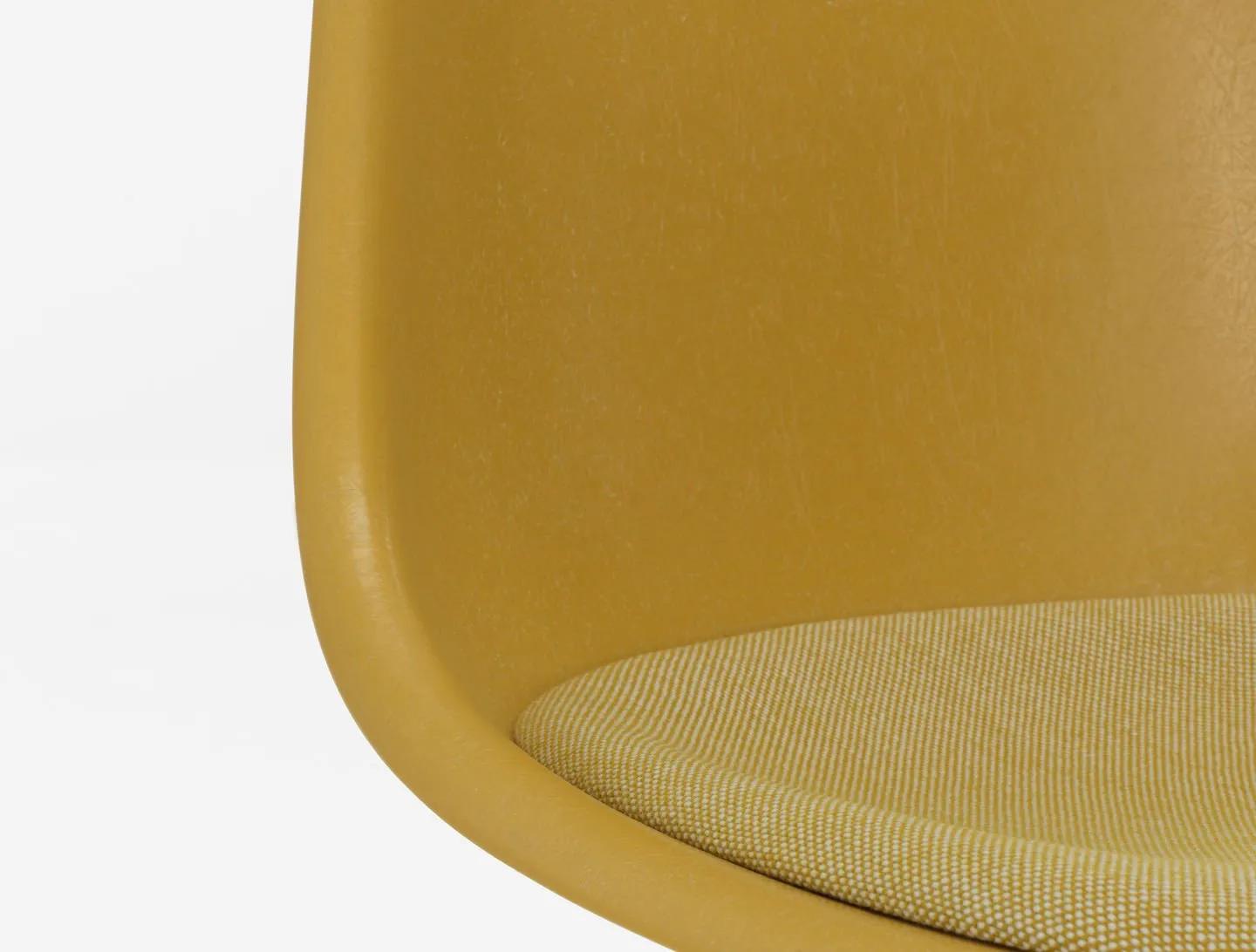 Eames Fiberglass DSX with cushion