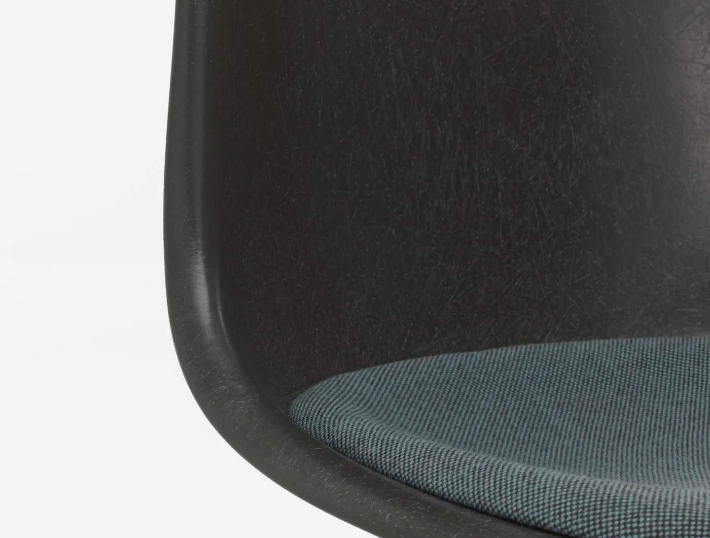 Eames Fiberglass DSX with cushion