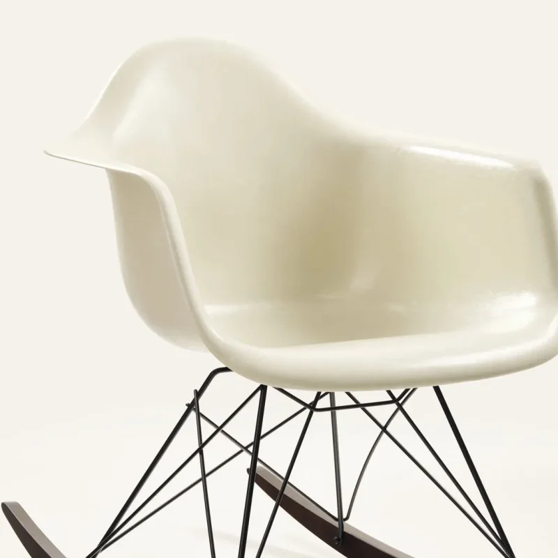 Eames fiberglass RAR - Vitra w Mesmetric
