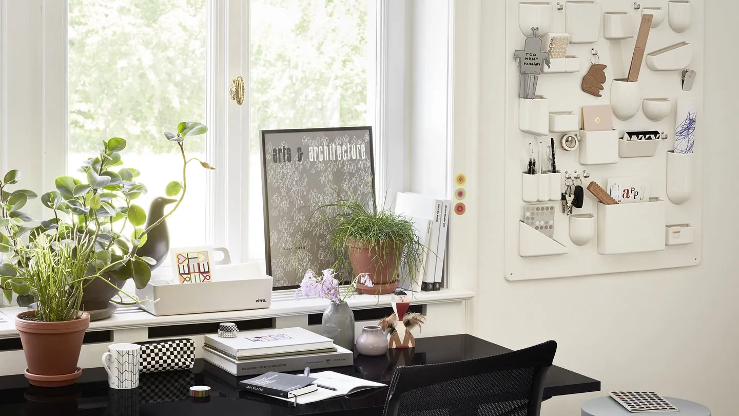 Eames House Bird – Vitra at Mesmetric