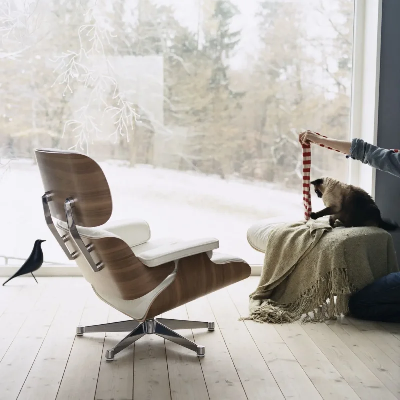 Eames House Bird – Vitra at Mesmetric
