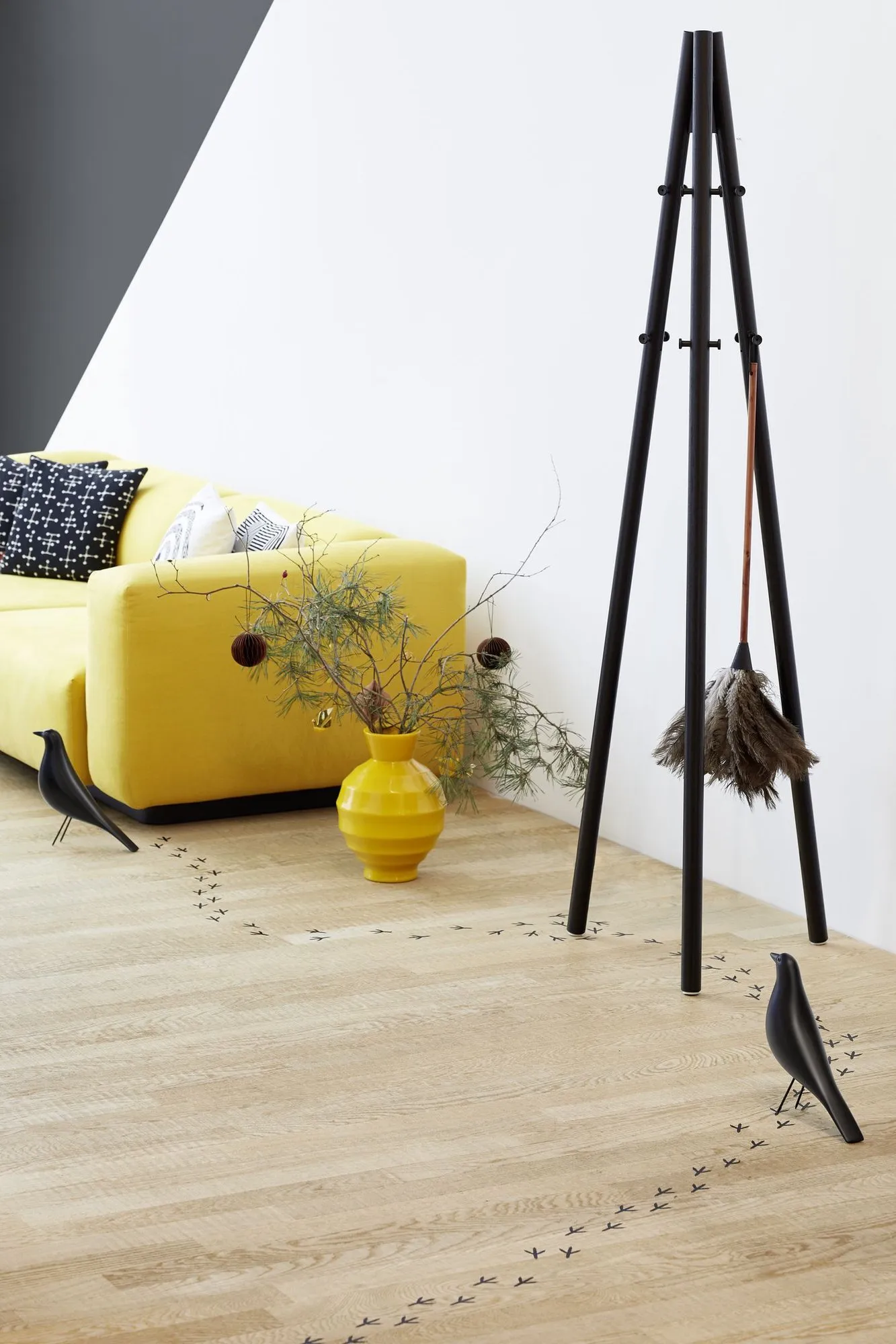 Eames House Bird – Vitra at Mesmetric