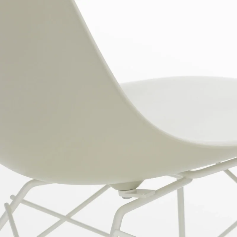 Eames Plastic Chair RE LSR - Vitra w Mesmetric