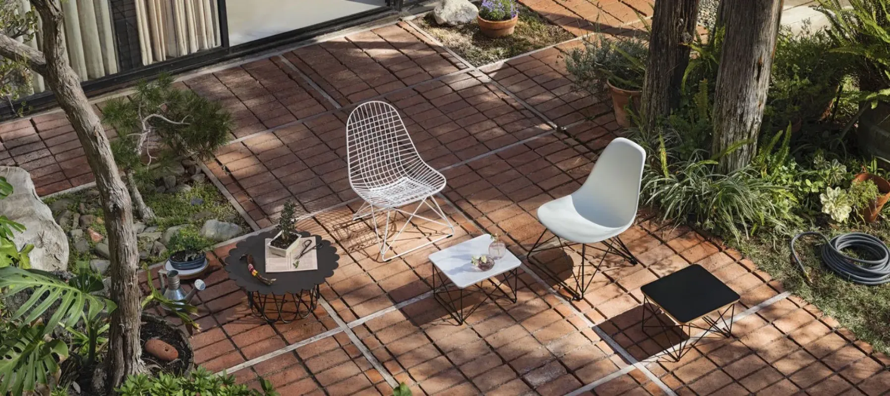 Eames Plastic Chair RE LSR - Vitra w Mesmetric