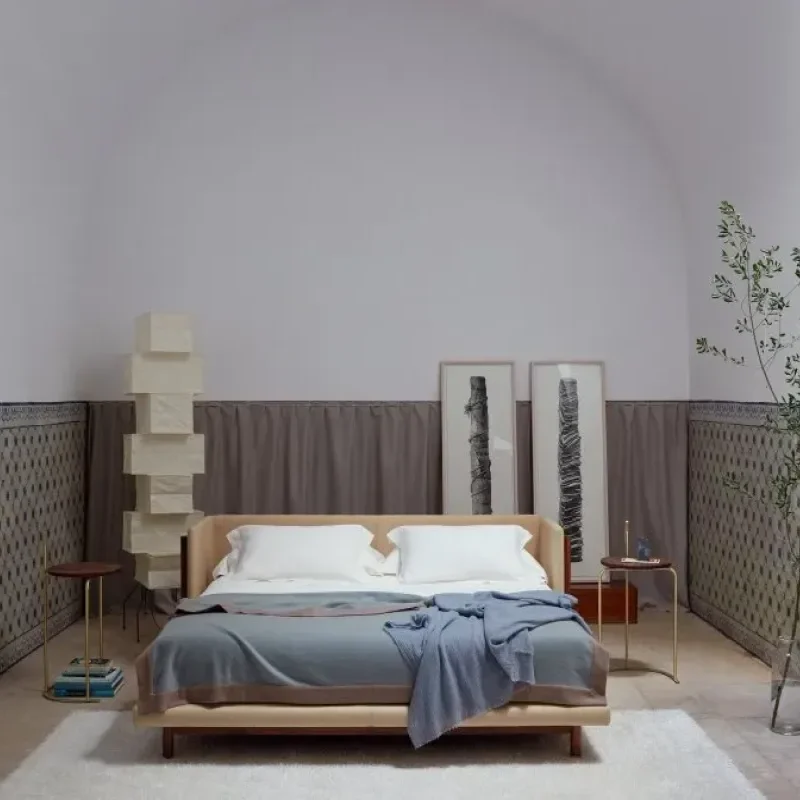 768 Frame Bed With Arms - De La Espada w Mesmetric